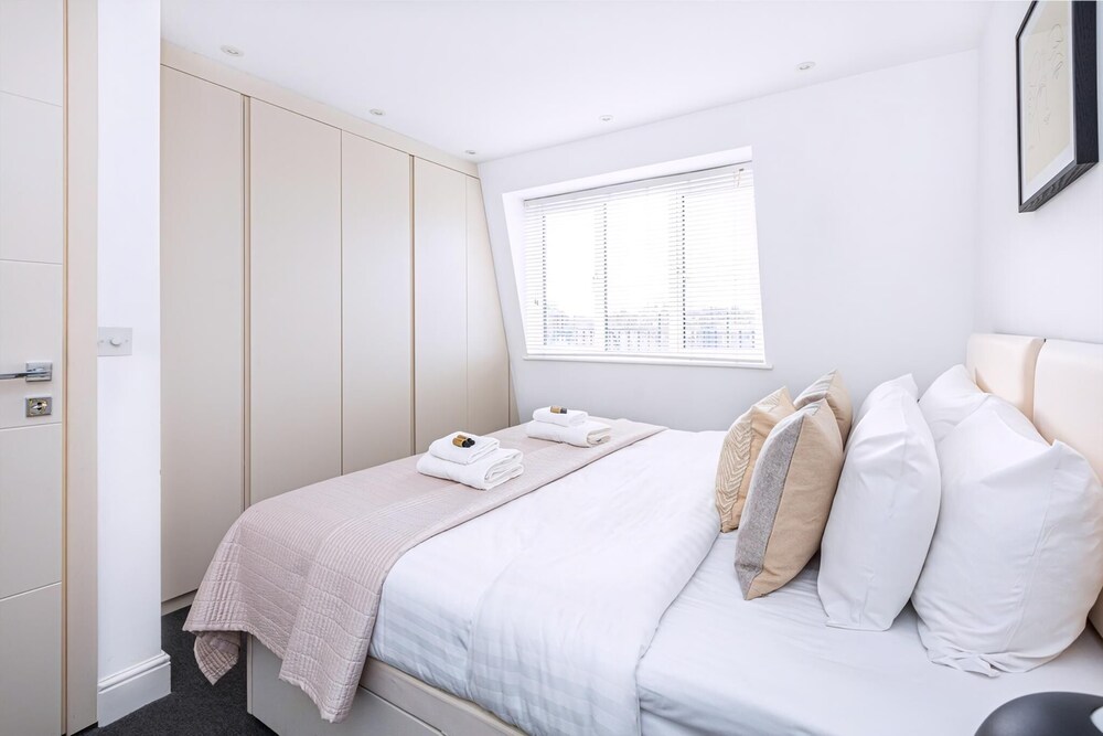 Stylish Three-bed Flat in Marylebone