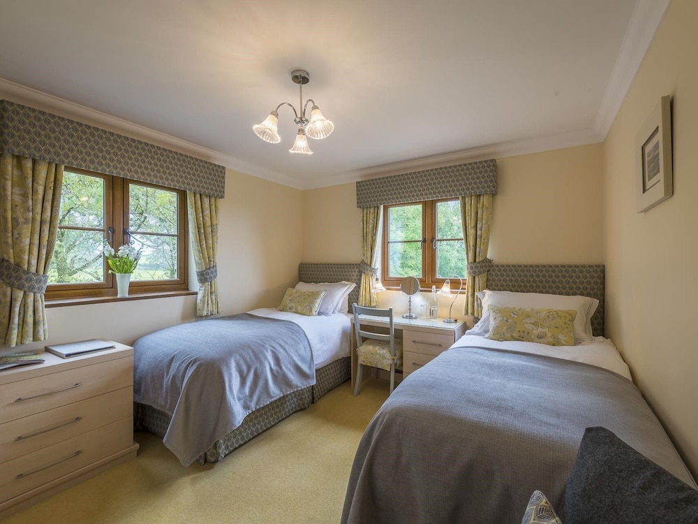 Copps Castle Bed & Breakfast