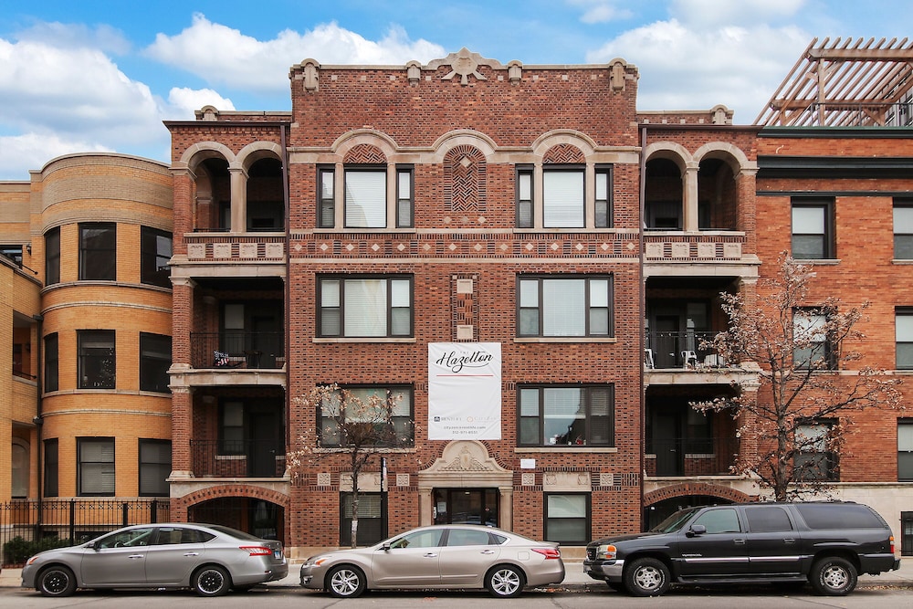 Elite Studio Apt near Shops in Uptown view 2