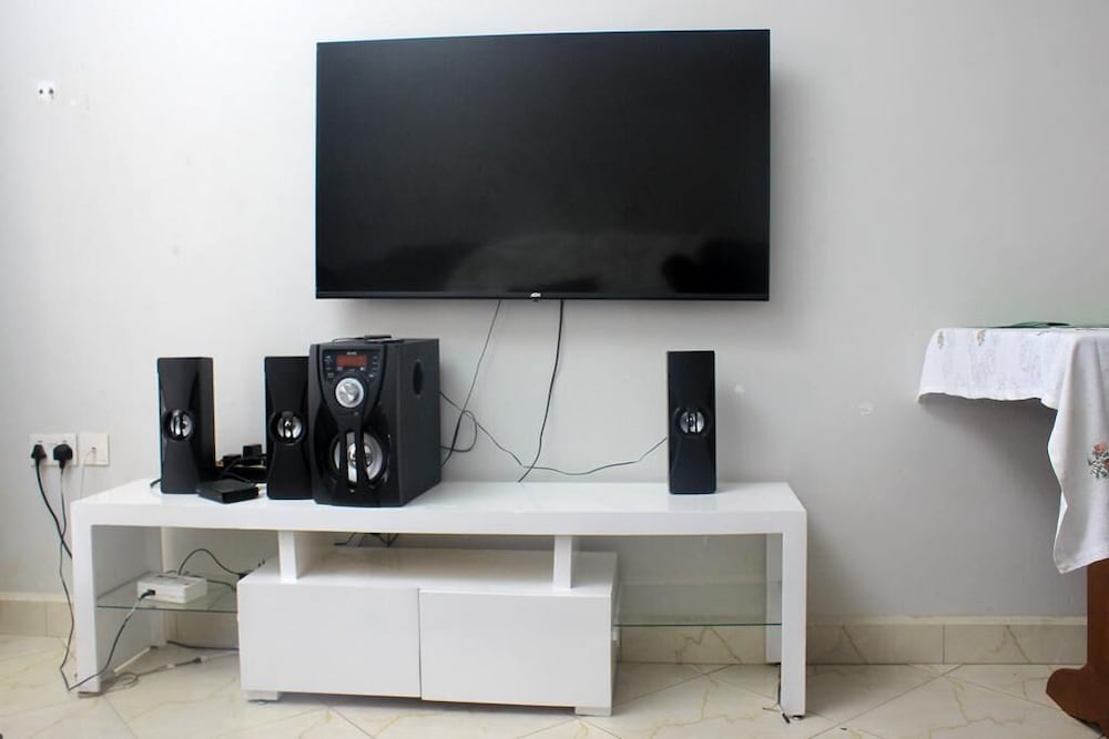 Driftwood Apartment - Uganda view 4