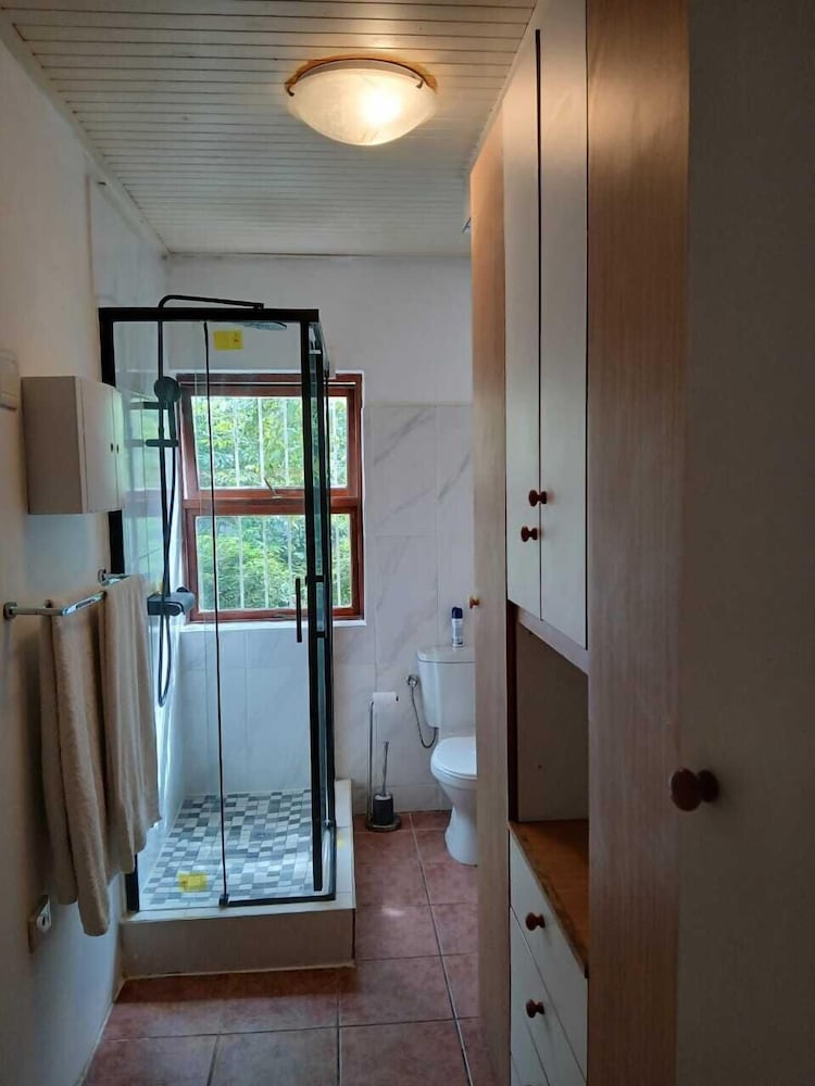 Oaktree Guest House