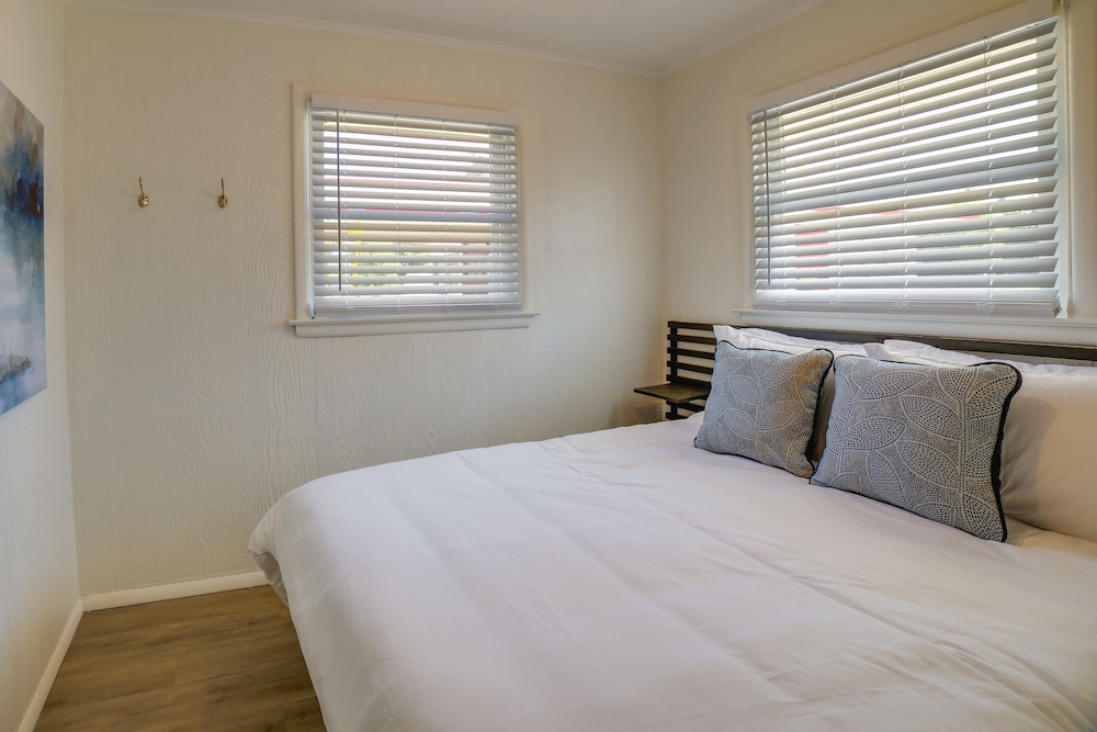 Lake City Vacations - Breezy Lake City Getaway - Walk to Englewood Beach - Property Image 25