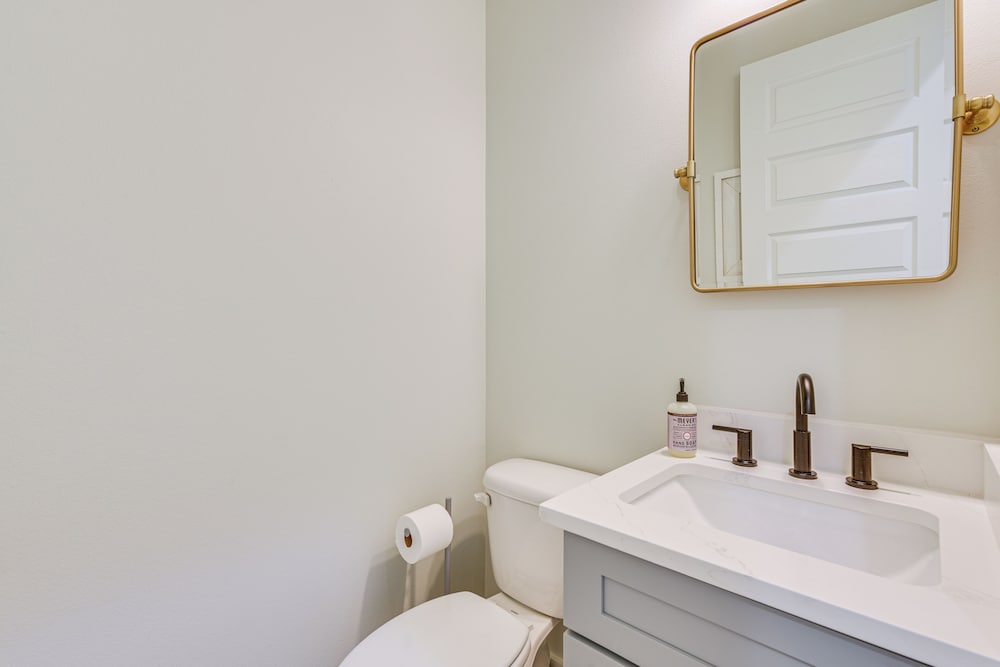 Walk to Gulf: Modern Retreat in Santa Rosa Beach!