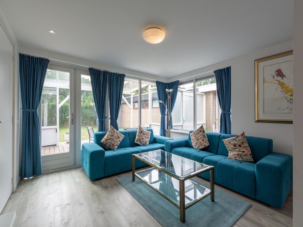 Bungalow in Sint Maartenszee Near Beach
