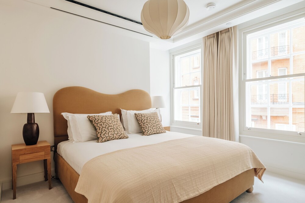 Claridge House by SLO