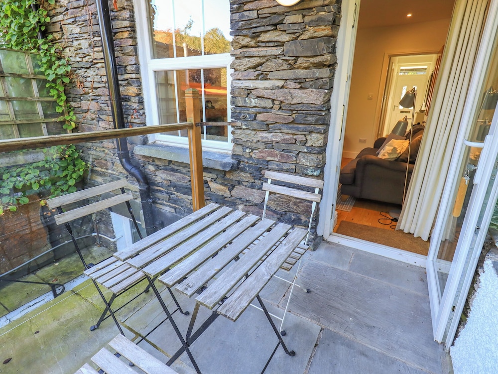 Stones Throw Cottage