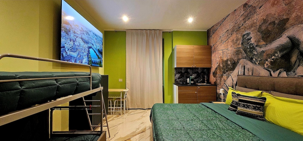 Il Magnifico Superior Rooms 400m from Tiburtina Railway Station and 290m from Metro