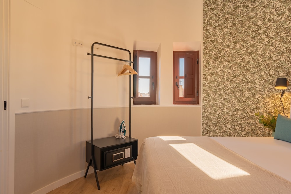 Feelathome Atarazanas Apartments 5