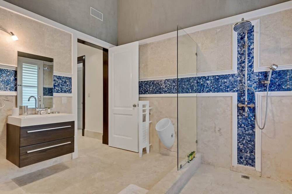 Sophisticated Villas With Private Pools and Staff