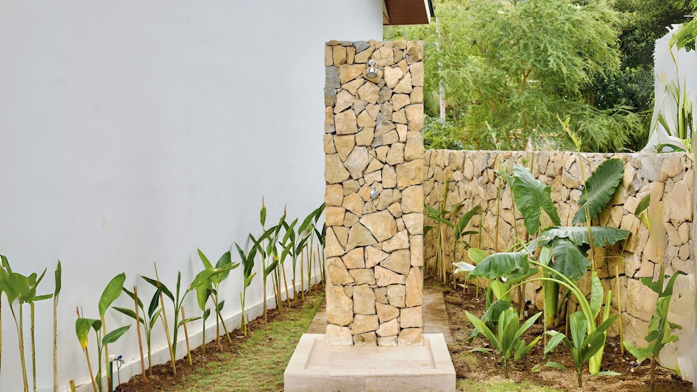 Malasama suites hotel