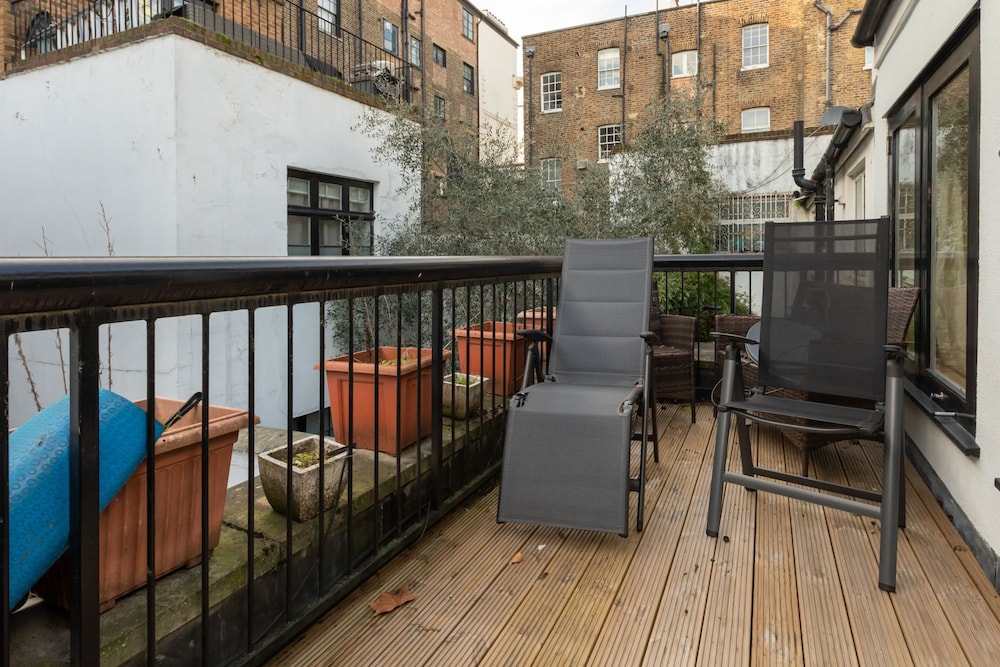 Modern and Bright 3 Bedroom House in Paddington
