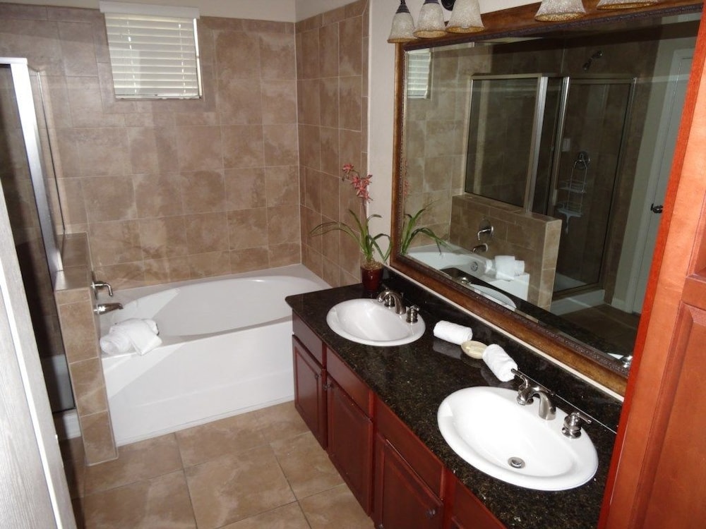 Ip60483 - Bella Piazza Resort - 3 Bed 3 Baths Condo view 4