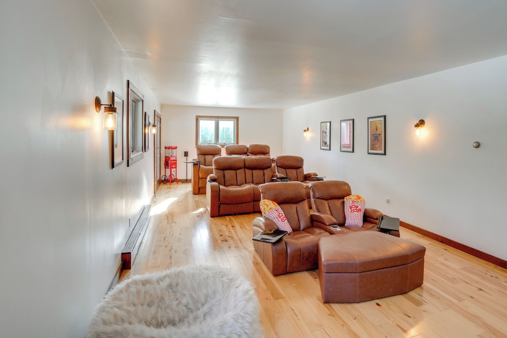 3 Mi to Colgate Lake: Mtn-view Home, Deck + Grill!