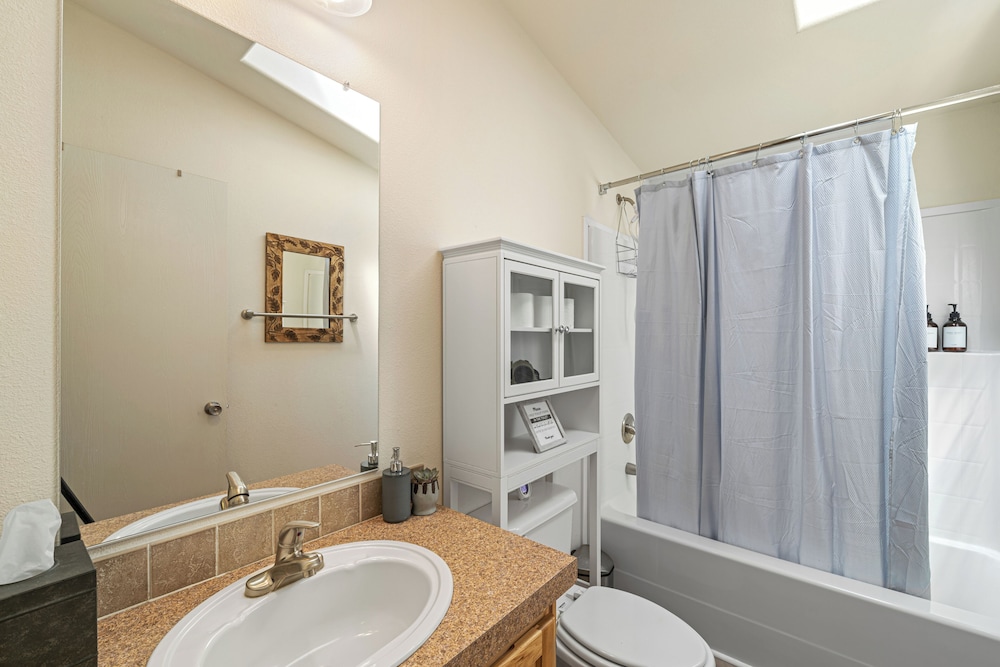 Gorgeous, Dog-friendly, Riverfront, 200-acre Ranch