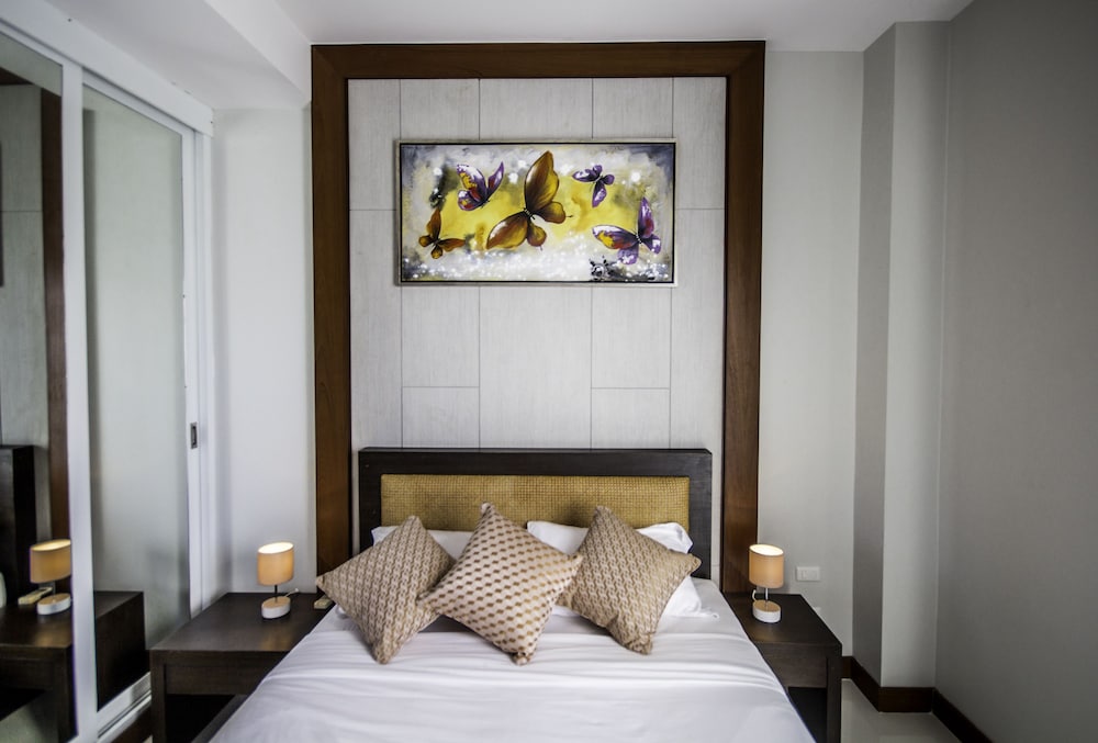 Q Kata Residence
