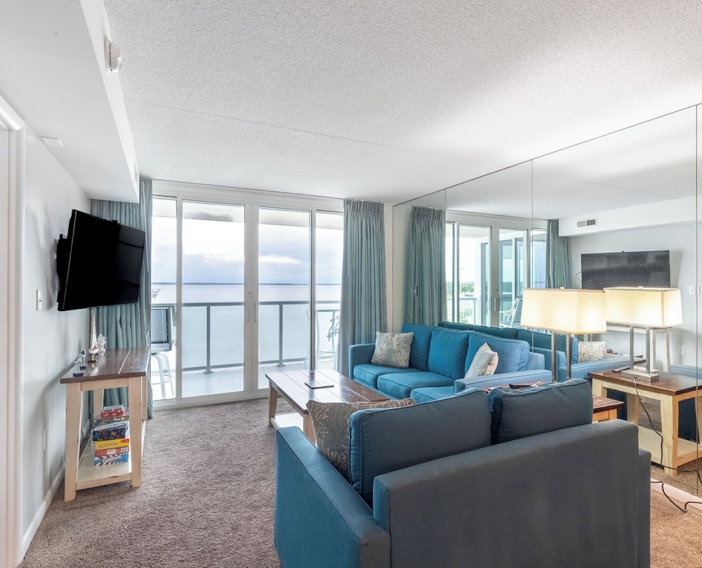 Bay Club Resort by Coolvacay