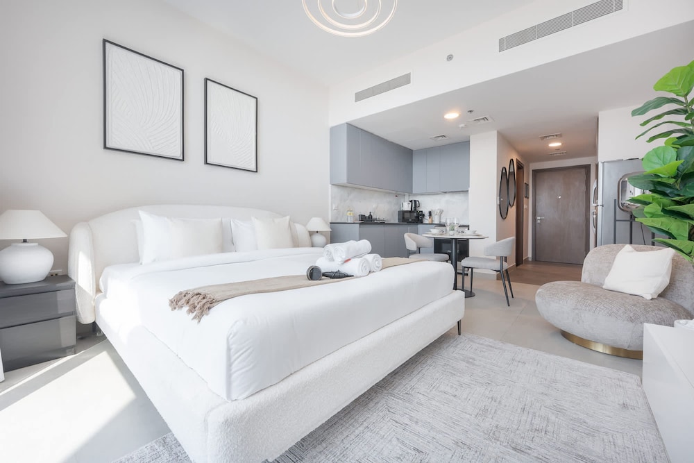 An Eye-captivating Studio in Living Garden 2