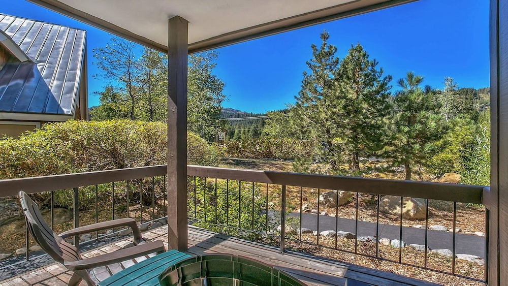 Lake Tahoe Vacations - 227 Squaw Valley Road Condo - Property Image 6