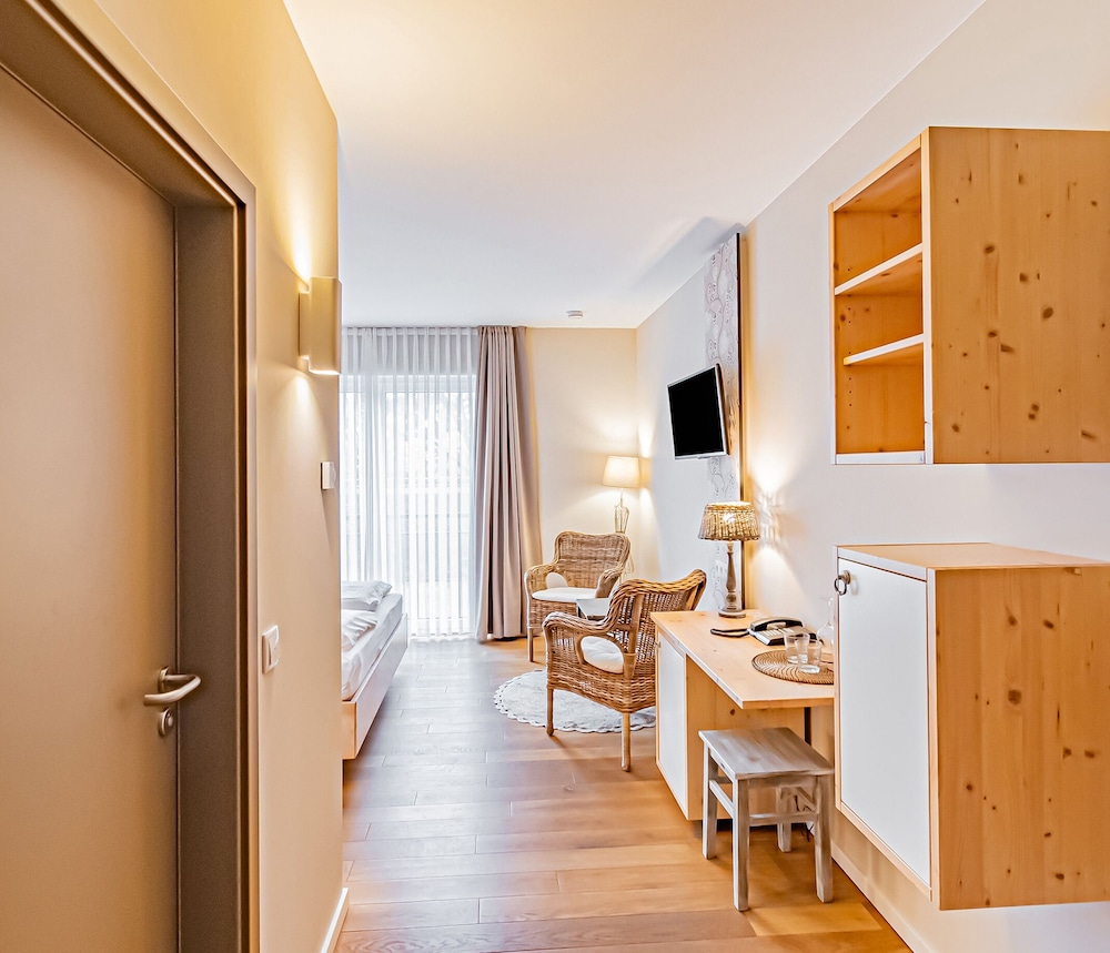 Johannishof Wine-Cafe & Guesthouse