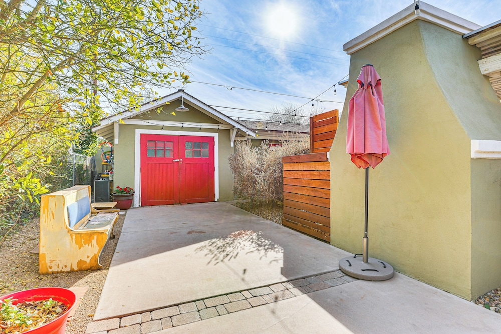 1 Mi to Dtwn: Updated Guesthouse in Phoenix!