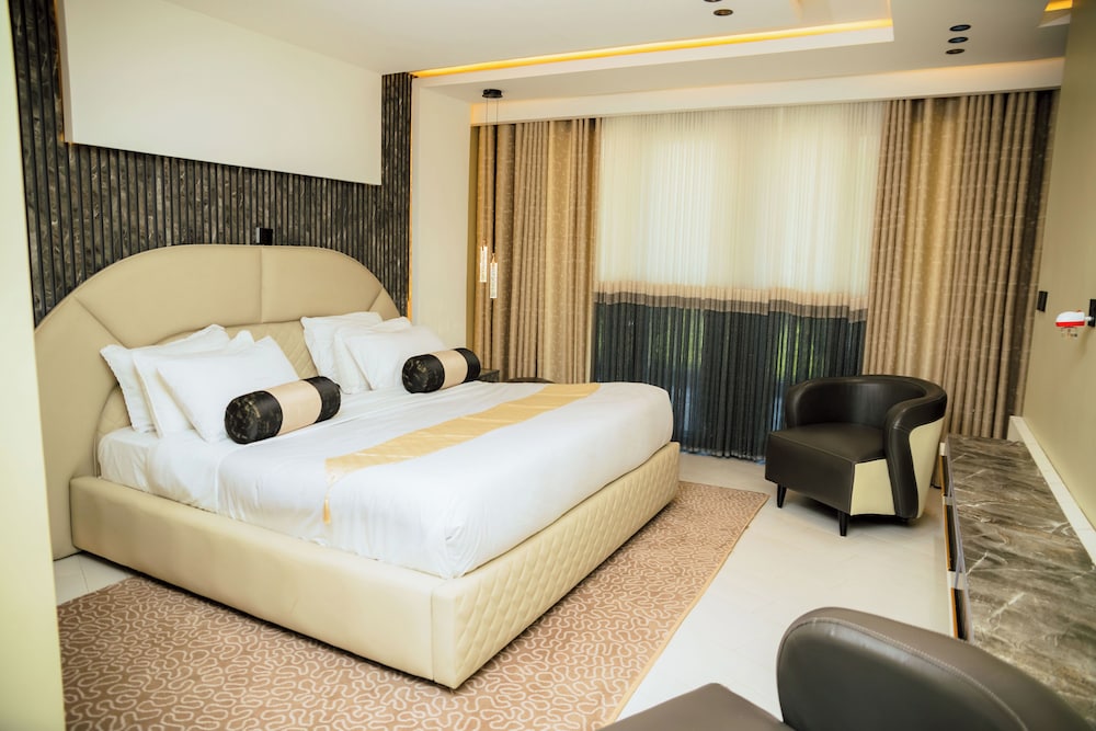 SAFE HEAVEN ROOMS