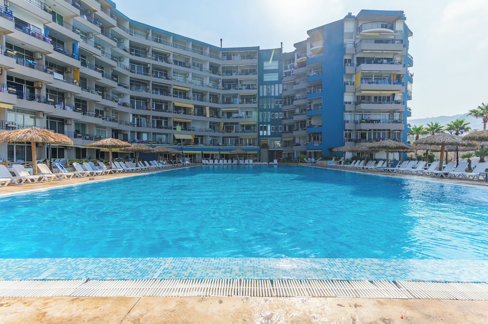 Wave 515 - Getaway Chalet at Sawary Resort Batroun