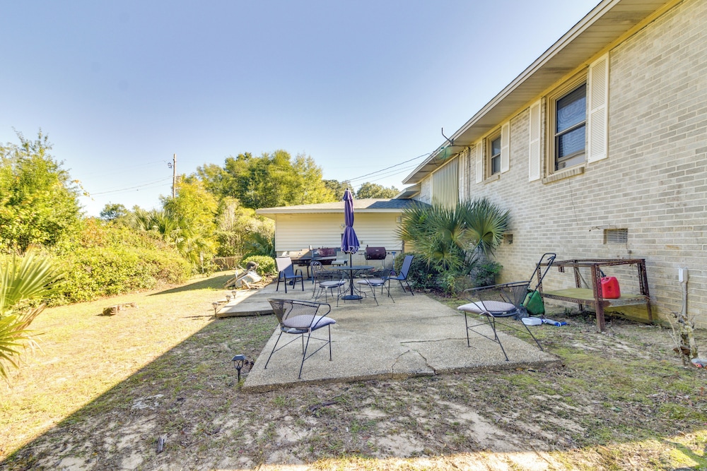 Home w/ Patio & Games Near Dtwn Pensacola!