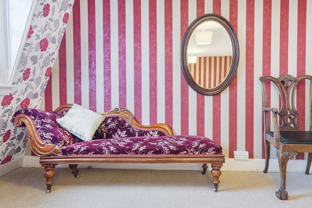 The Wonderland Townhouse - Amazing Alice in Wonderland 8BDR Home