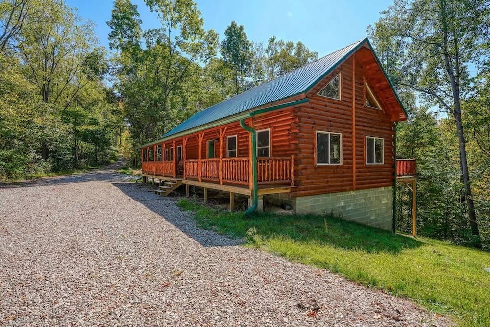 Seven Pines Cabin - Secluded in Hocking Hills