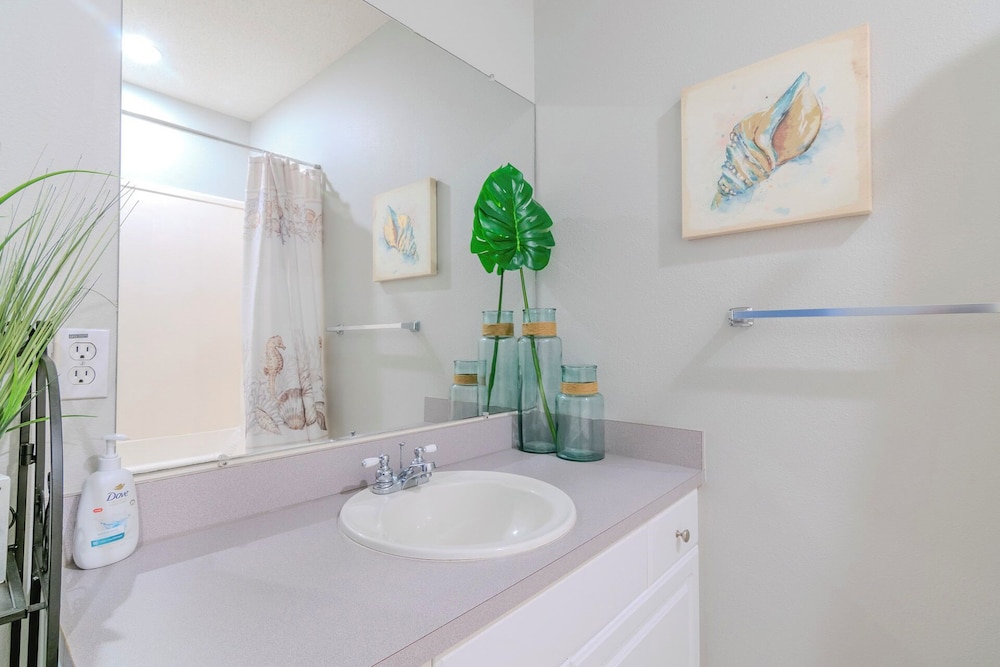 Legacy Villa 2604 - 2 Bedroom 2 Bath With Garage in Beachside Neighborhood