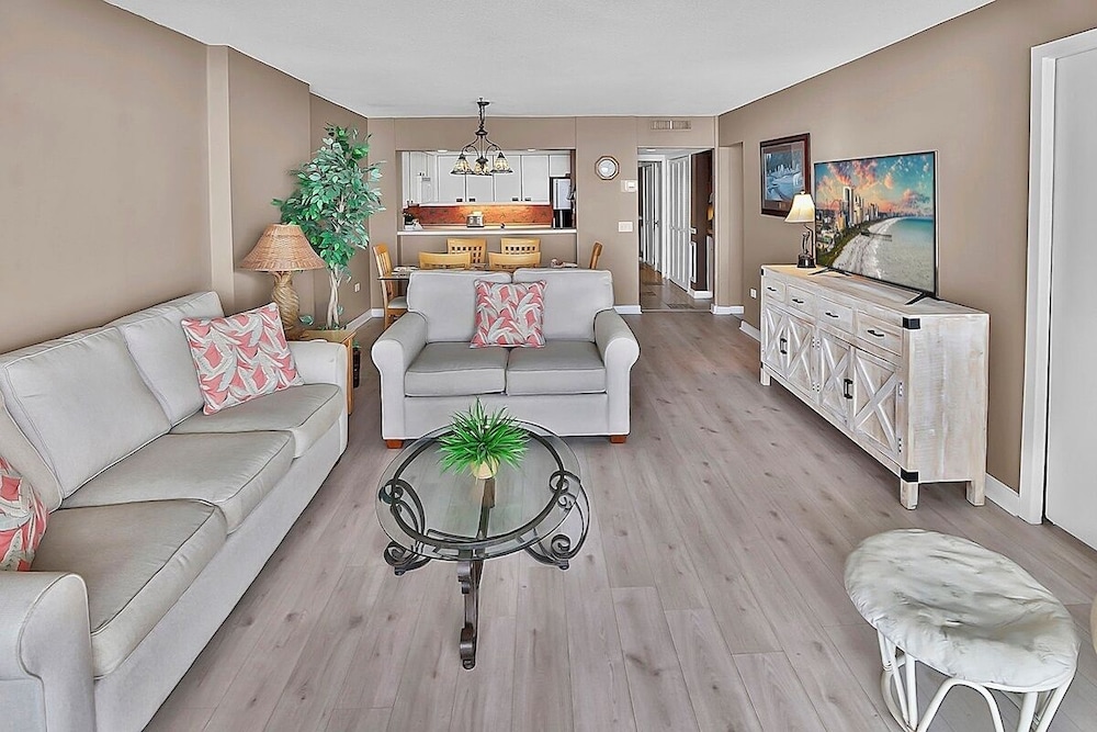 Ocean Creek North Tower F11 2 Bedroom Condo