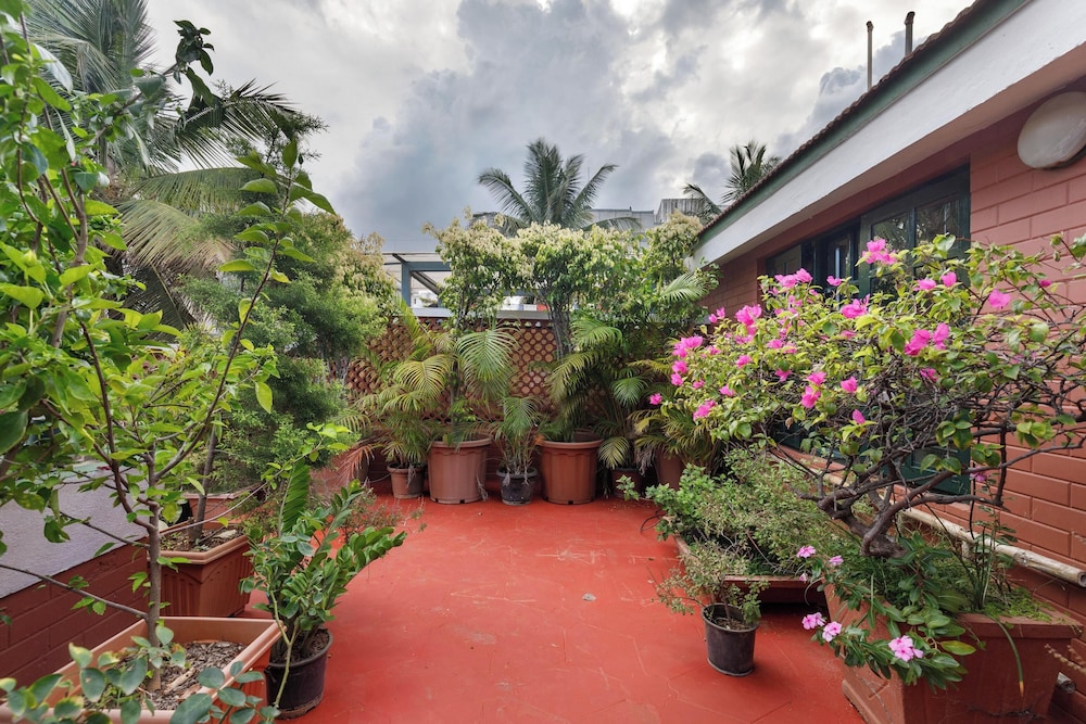 Casa Bianca by Red Olivenr Taj MG Roadpvt Garden