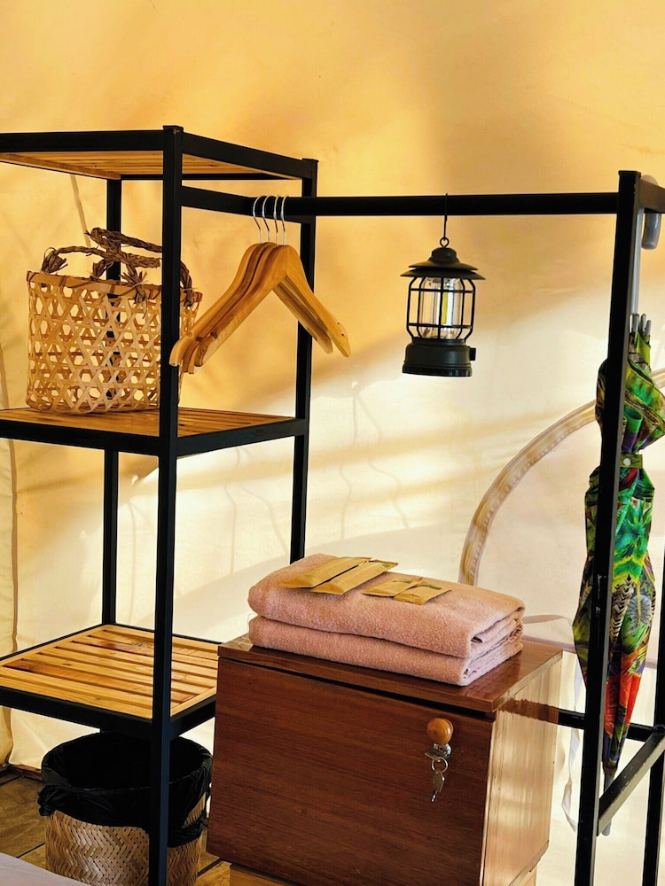 Hang Sói Glamping