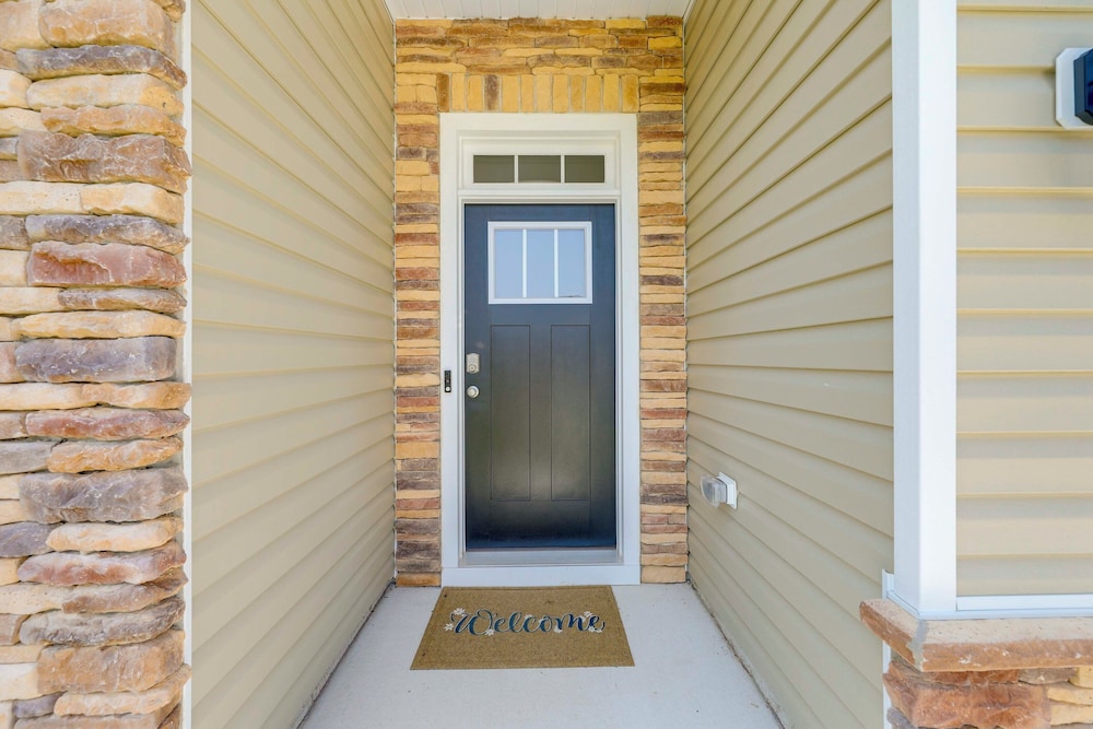 Recently Built Home w/ View, 3 Mi to Bethany Beach