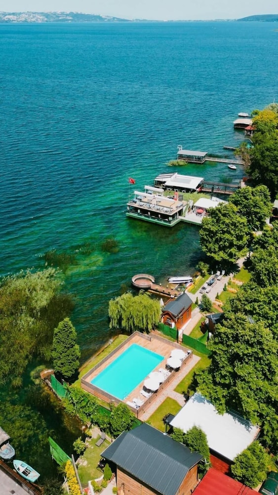 SAPANCA KIYI BUNGALOV