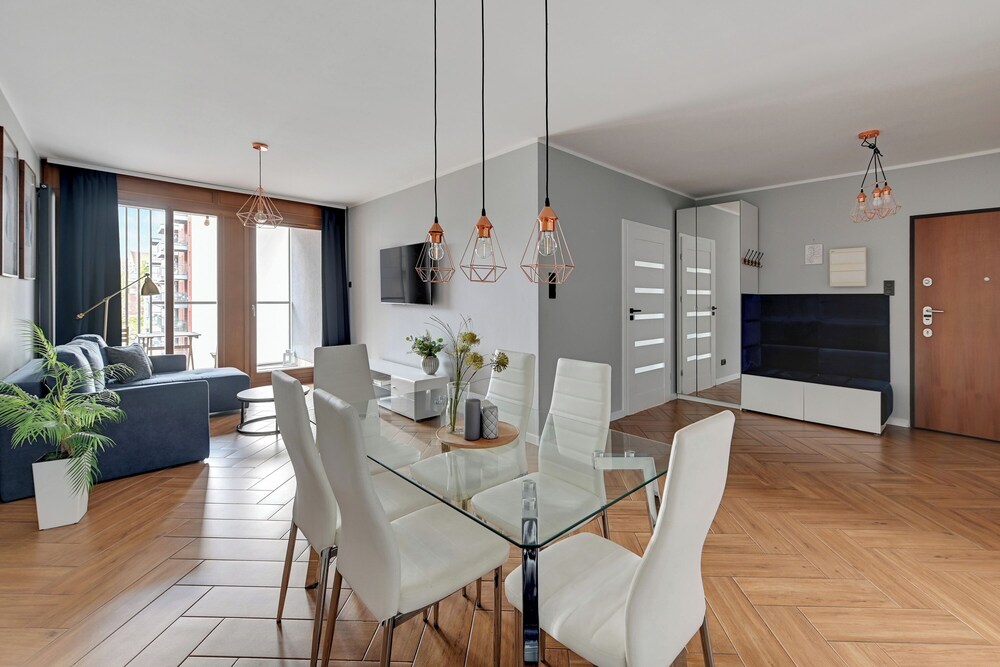 Aura - Riverside & Parking by Downtown Apartments