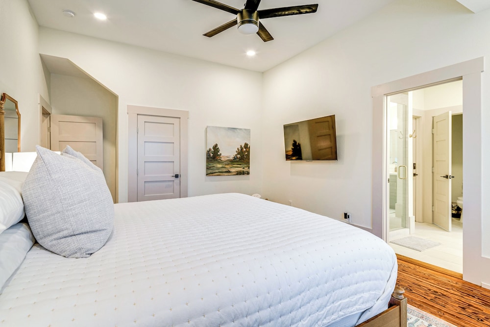 1/2 Mi to Downtown Shops: Brenham Home w/ Fire Pit