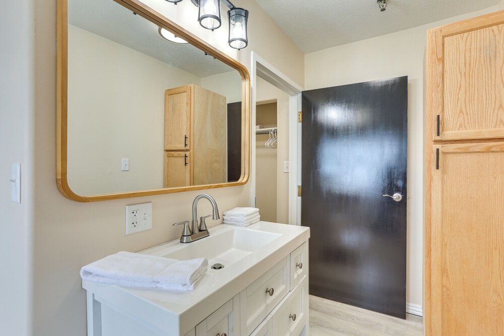 Walk to Ocu, Golf: Updated Oakland City Studio!