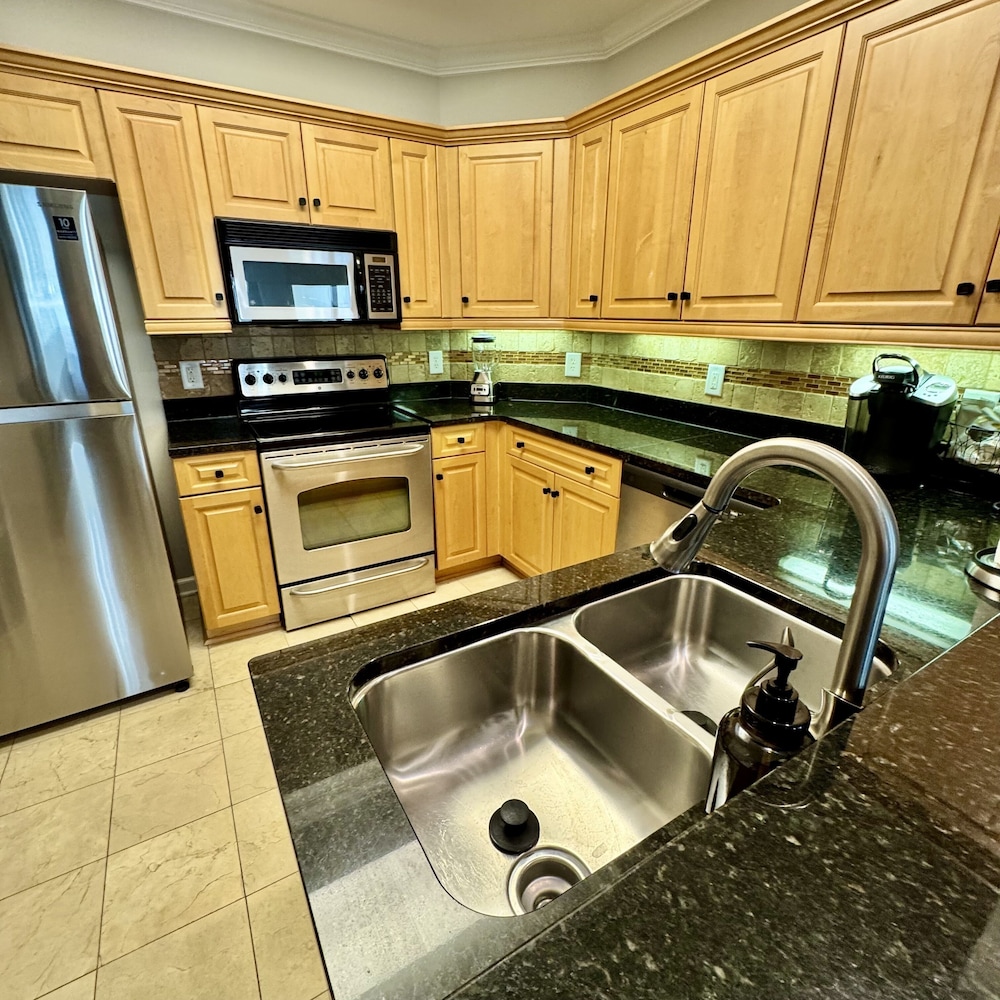 Oceanview Condo With Amenities, 703 Royale Palms 2 Bedroom Condo