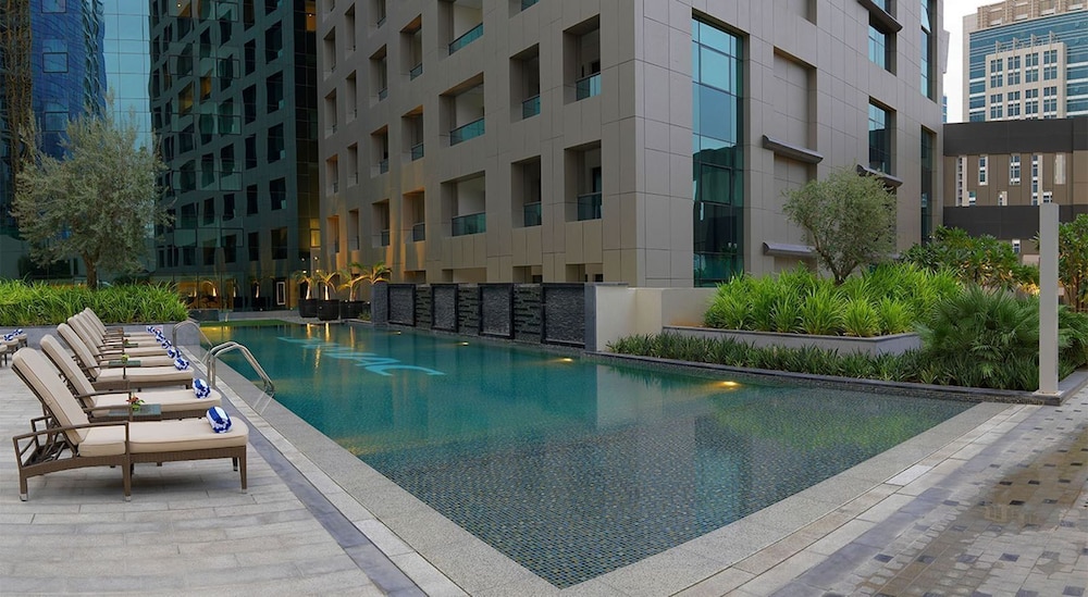 Damac Cour Jardin Pool & Gym Access