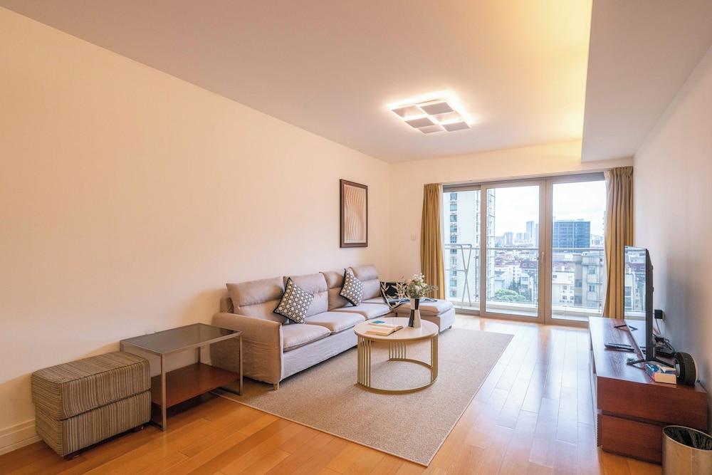 Tyms Family 2BR 1BA Apt Xujiahui Center