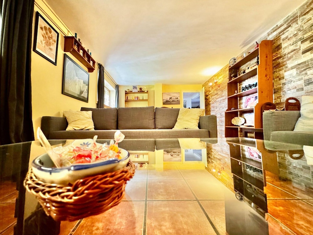 Rural Apartment With Direct Access to the Pool