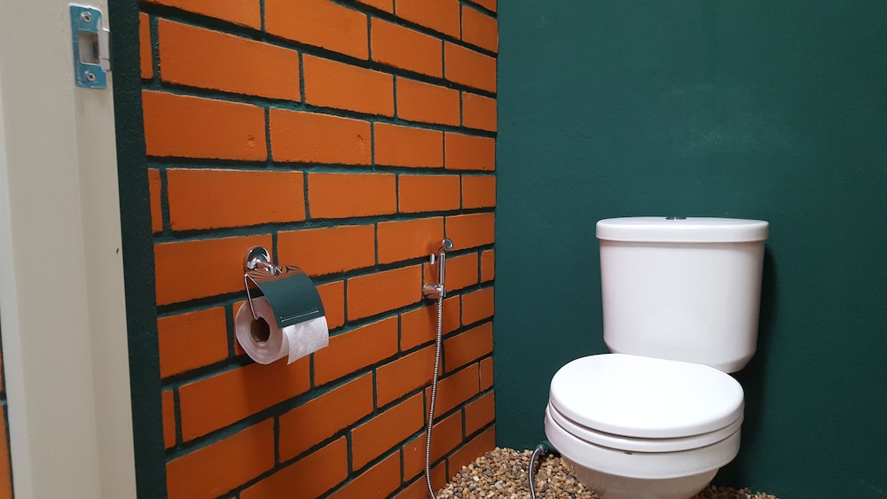 Super Hostel