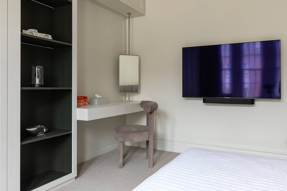 Sloane Court East VI by Onefinestay