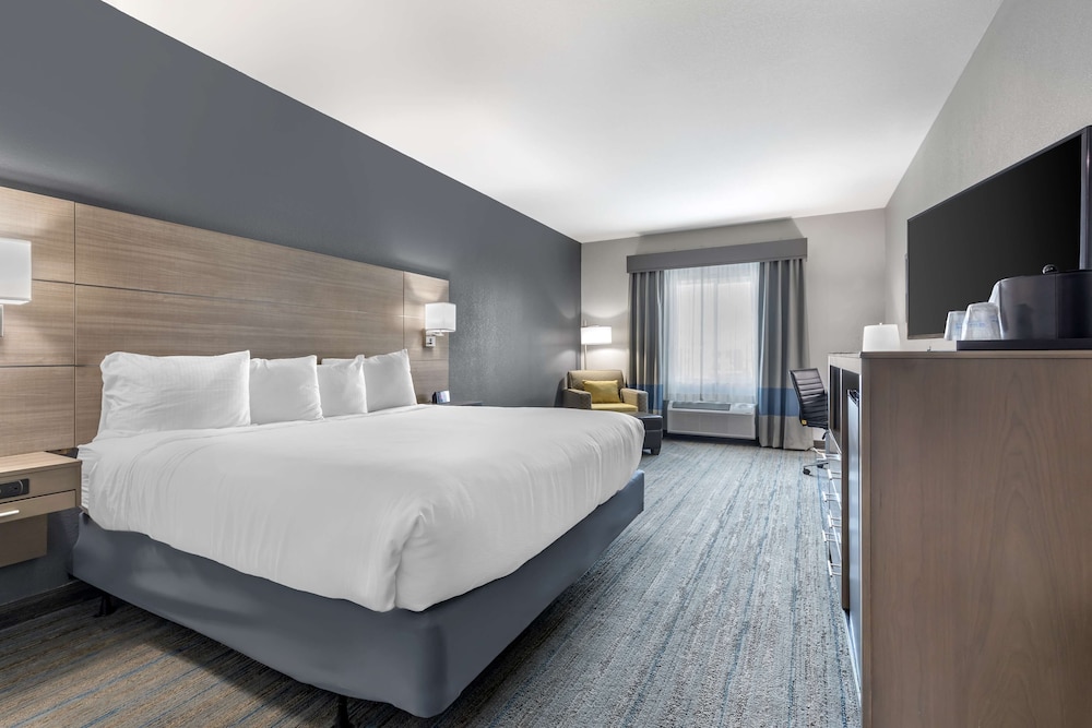 Stephenville Vacations - Best Western Plus Stephenville Inn - Property Image 10