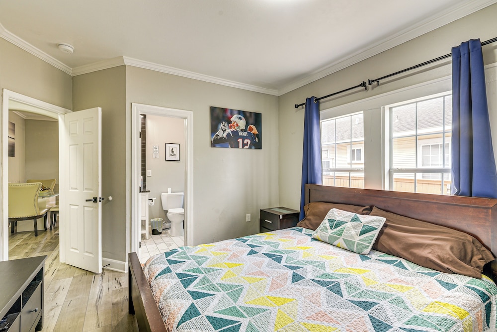2 Mi to Dtwn: Walkable Apt in Houston!