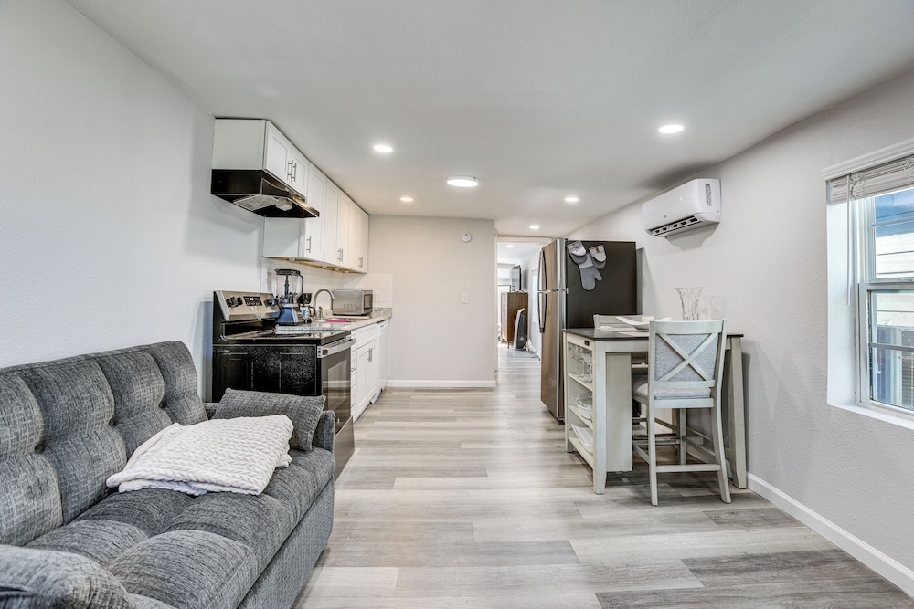 Prime I-10/610 Access! Houston Home Base