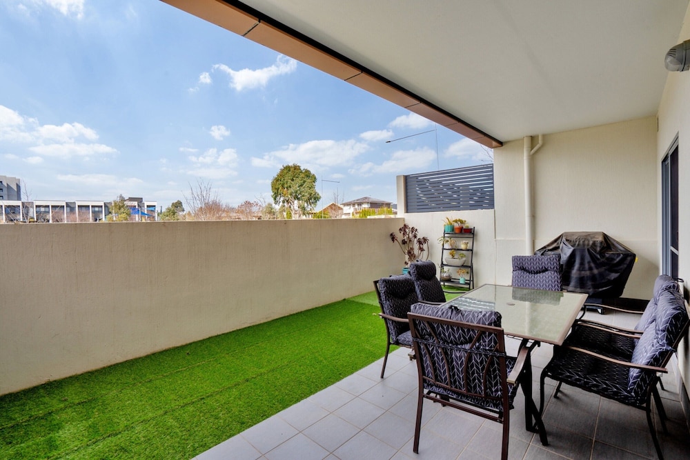 Ground Level 1-bed: Courtyard & Alfresco Dining