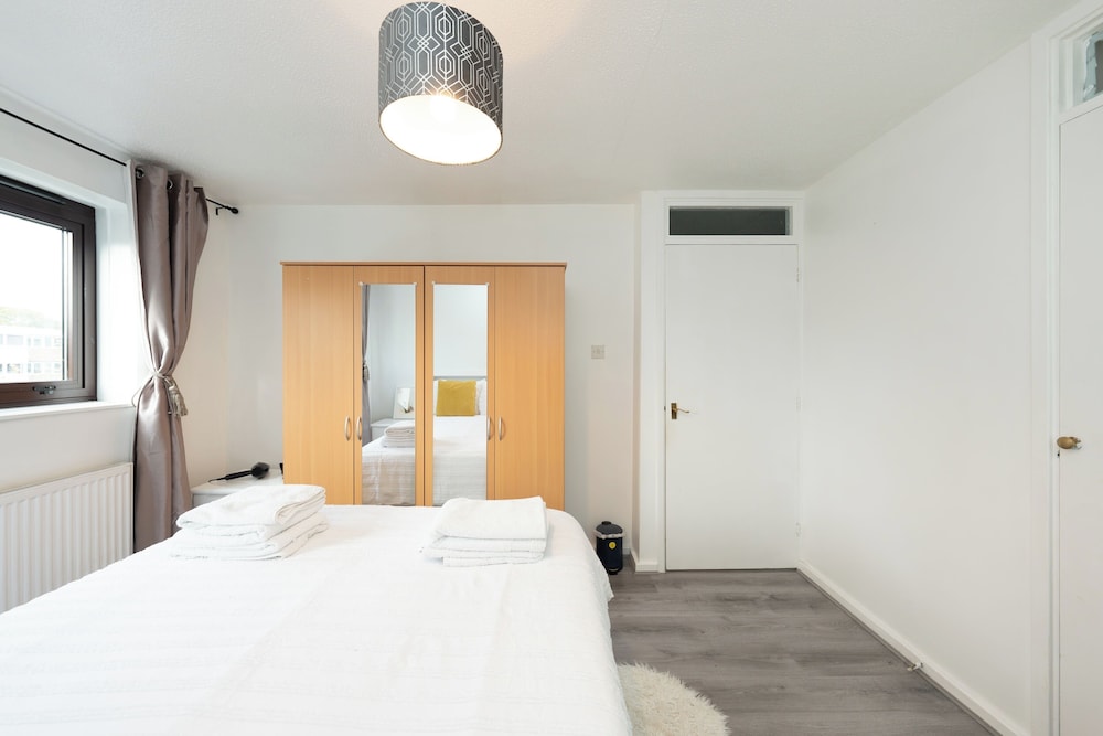 1bedlondonapt-freeparking-fastwifi-sofabed