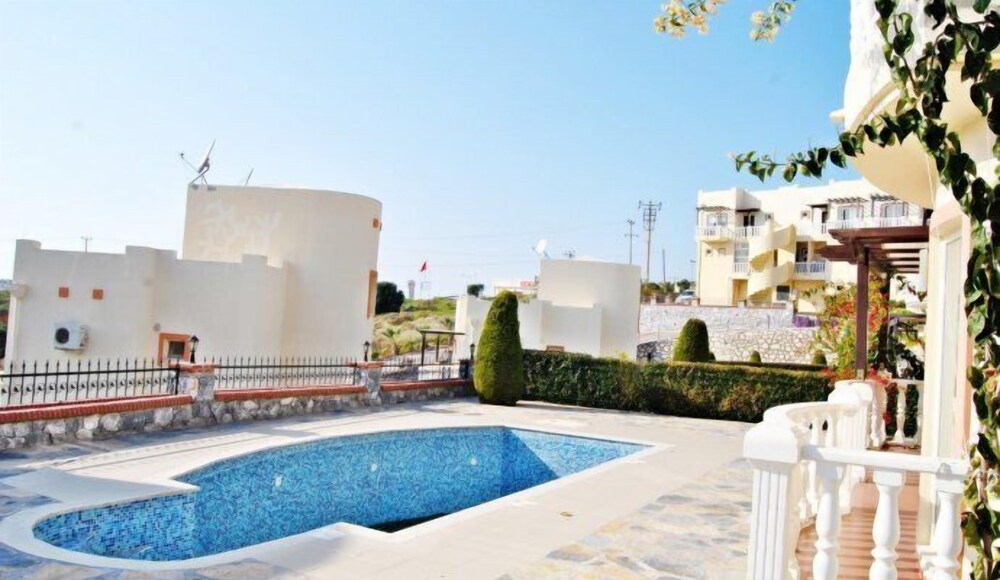 Turquoise Residence 3 Bedrooms with Pool